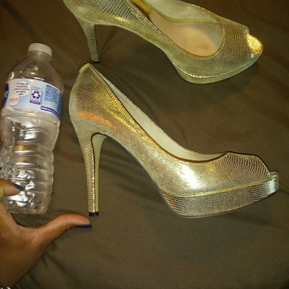 Michael Kors Metallic Gold Peep Toe Platform Heels - Picture 2 of 8